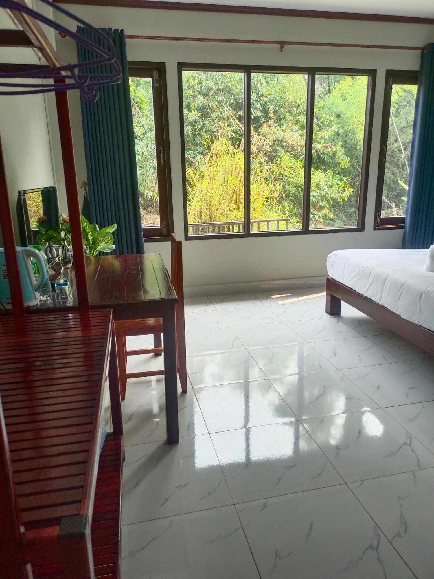 Vang Vieng Champa Hotel Экстерьер фото